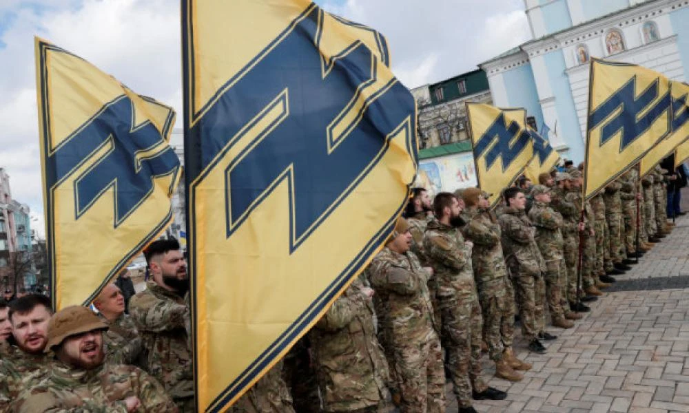 Ουκρανία: Παραδοχή Ζελένσκι για το Τάγμα Αζοφ - «Είναι αυτοί που είναι αλλά υπερασπίζονται την πατρίδα»